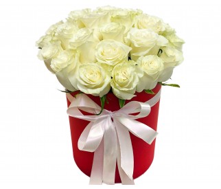 Белые розы в коробке №179